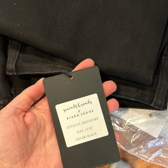 Social Threads Risen Crop Washed Black Jeans Size 3232 / Washed Black - Picture 4 of 6